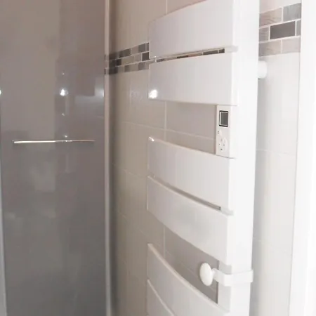 T2 Piscine Parking Sous-sol Апартаменты *