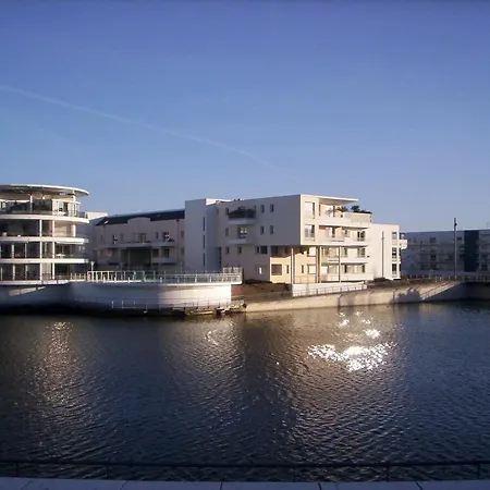 Apartment T2 Piscine Parking Sous-sol La Rochelle (Charente-Maritime)